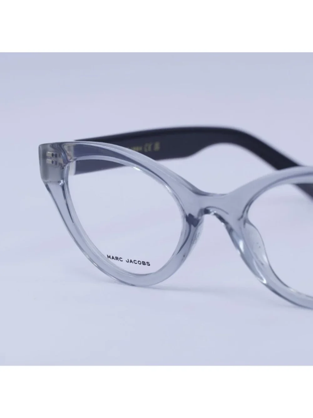 Marc Jacobs authentic marc